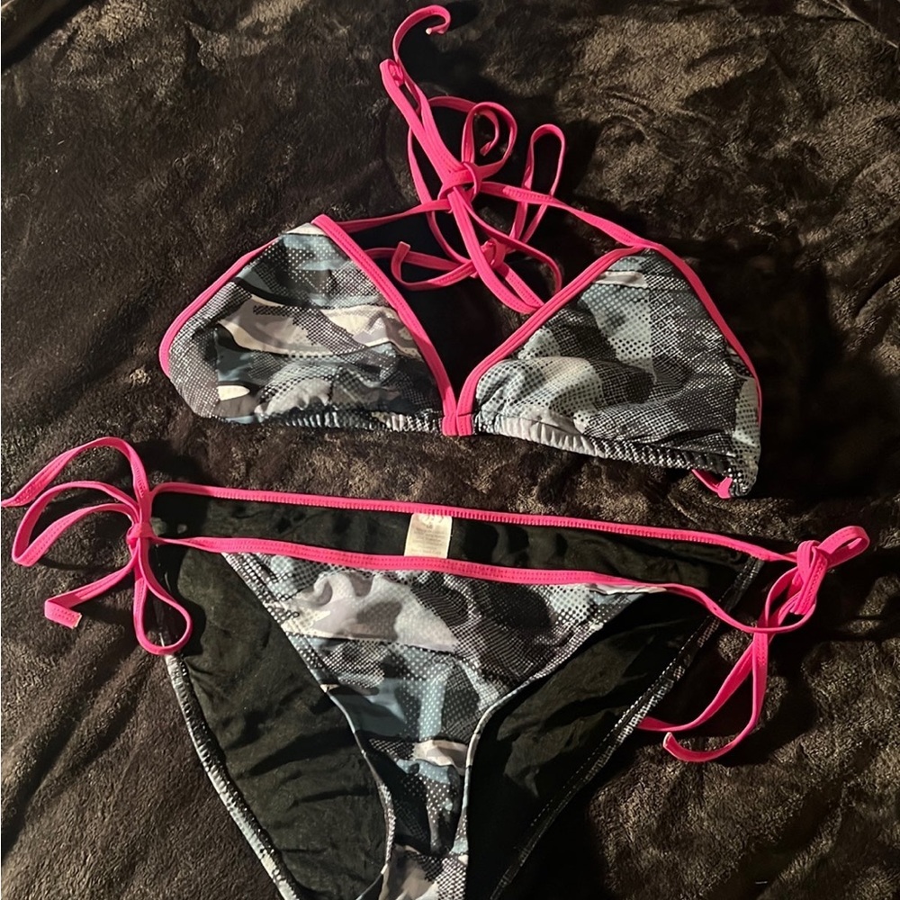 Legendary whitetails coastline camo and pink bikini